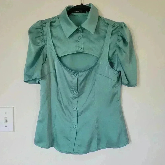 %100 POLYESTER shein green unique design blouse collar neck size small - Picture 1 of 6